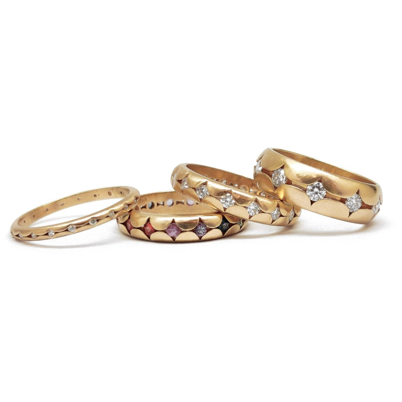 White Diamond Wide Scallop Band, 4mm - Lauren Newton