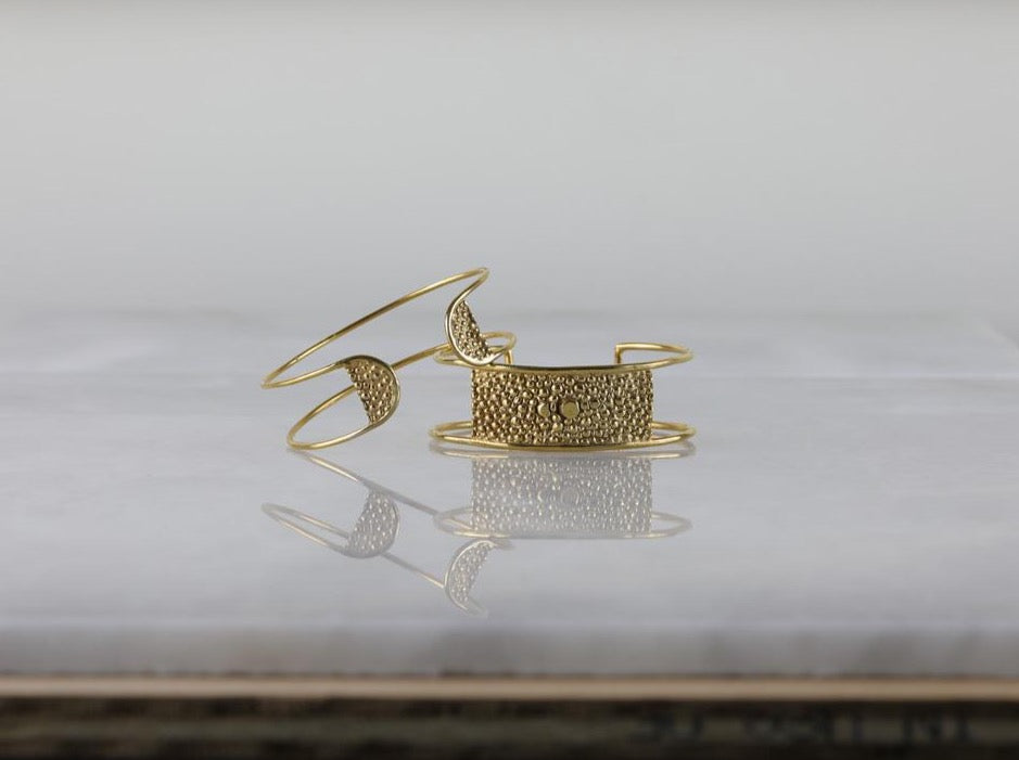 Stingray Tab Cuff - Lauren Newton Jewelry